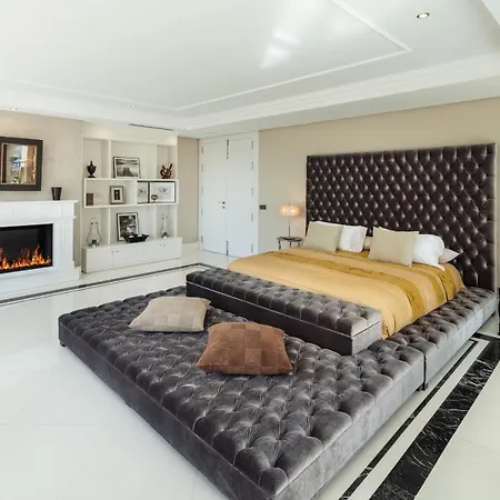 Cubo's Luxury Banus Apartment Marbella